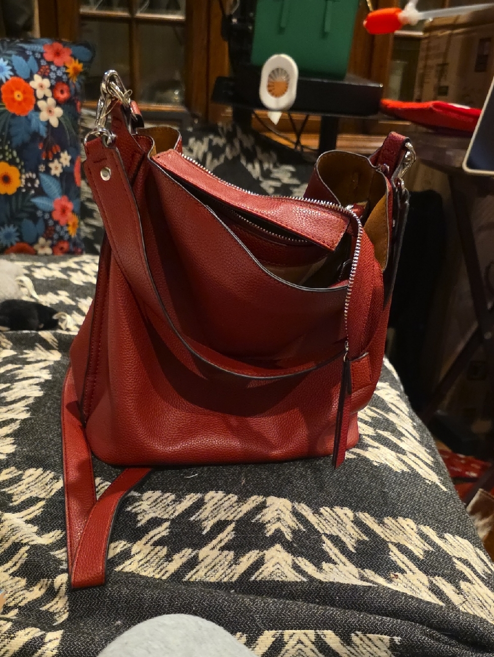 Women's Red Leather Shoulder Bag - Classic Everyday Tote